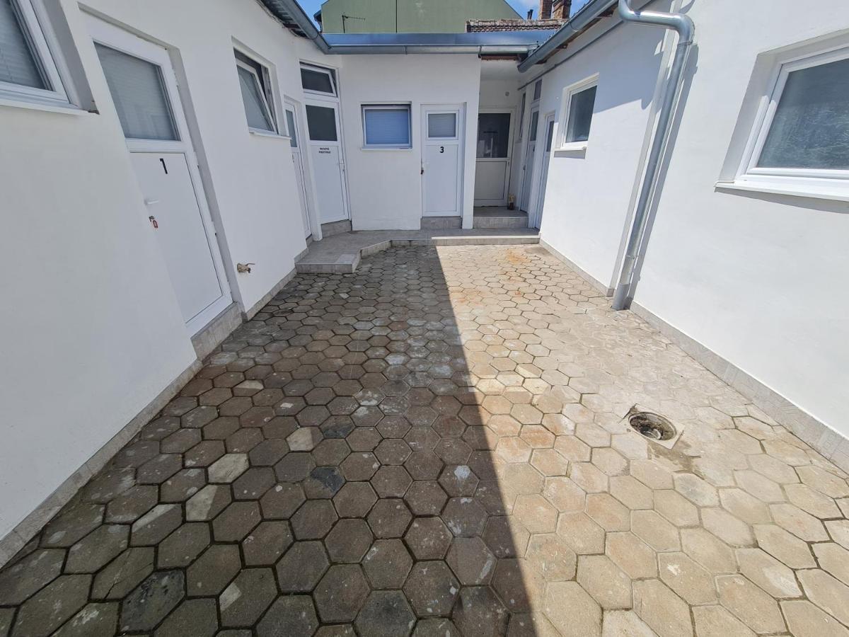 Budget Apartment Lelo Center1 Eszék Kültér fotó